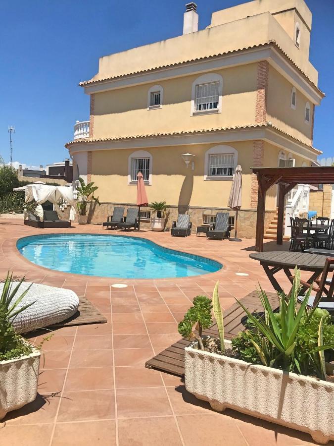 Vickys Villa Puerto Marino Exterior photo