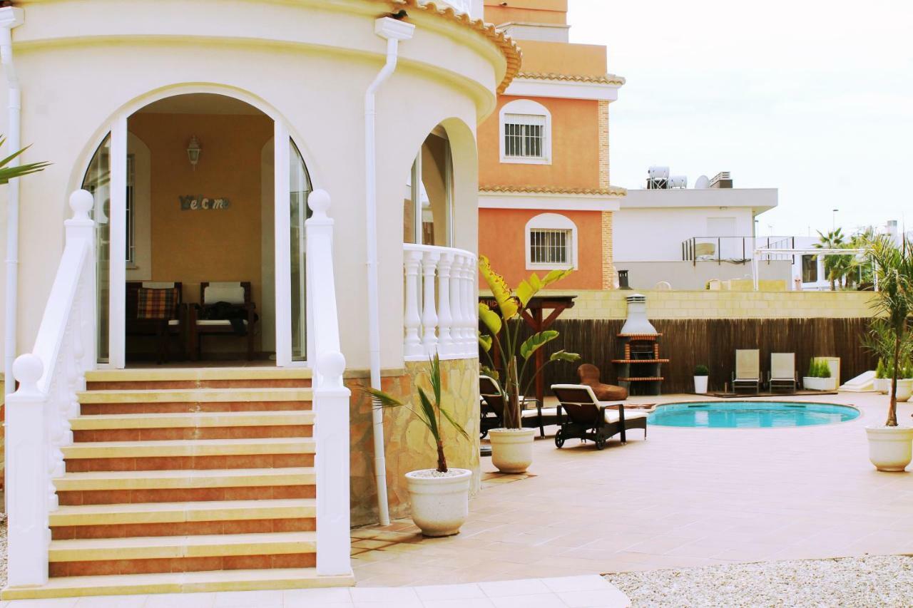 Vickys Villa Puerto Marino Exterior photo