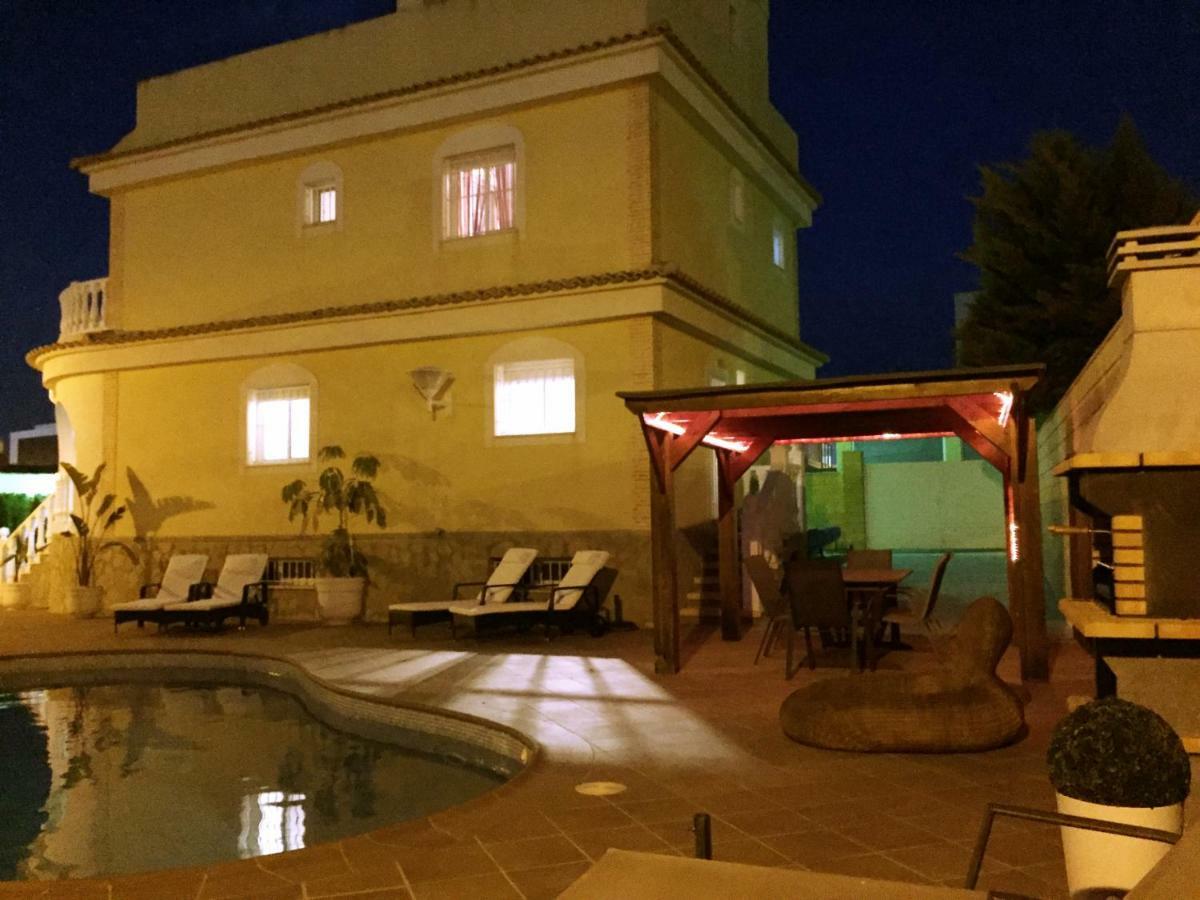 Vickys Villa Puerto Marino Exterior photo